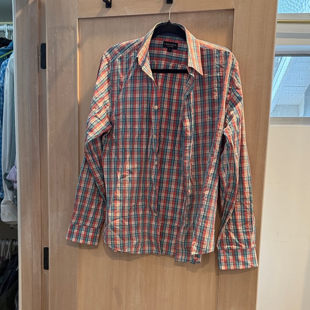 Stylish Plaid Button-Down Shirt for Men